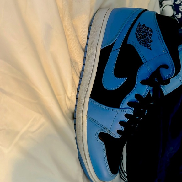 Size blue and black Jordan 1s